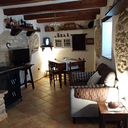 Holiday home La Dimora Dei Ricordi *